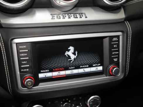 Used 2016 Ferrari California T RWD image 44