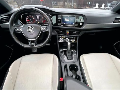 Used 2019 Volkswagen Jetta R-Line w/ R-Line Cold Weather Package image 15