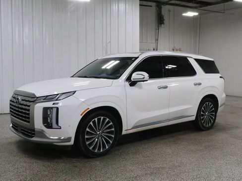 Used 2024 Hyundai Palisade Calligraphy AWD/4WD image 2