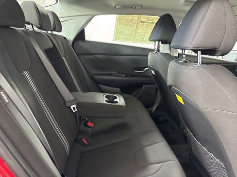 Used 2025 Hyundai Elantra SEL FWD image 24