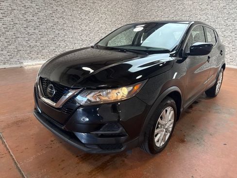 Used 2020 Nissan Rogue Sport S w/ Appearance Package FWD image 3