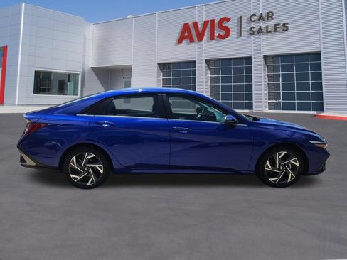 Used 2025 Hyundai Elantra Limited FWD image 7