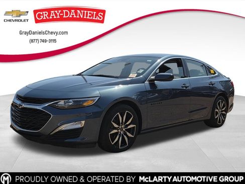 Used 2025 Chevrolet Malibu RS FWD image 1