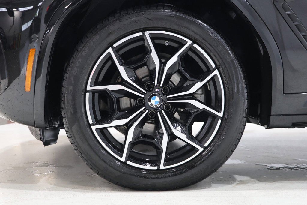Used 2024 BMW X4 xDrive30i w/ Premium Package AWD/4WD image 11