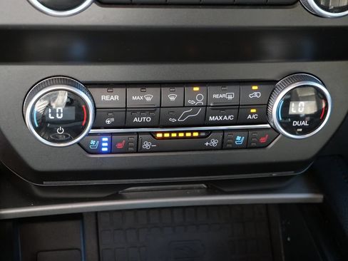 Used 2021 Ford Expedition XLT AWD/4WD image 22