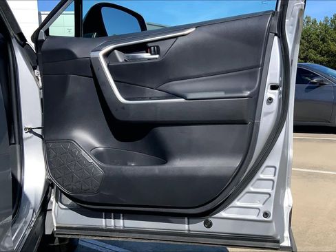 Used 2025 Toyota RAV4 XLE w/ Convenience Package image 23