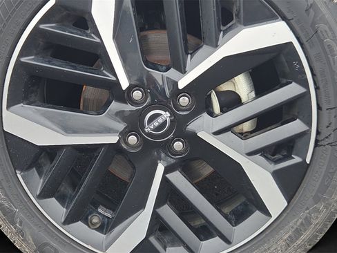 Used 2023 Nissan Versa SR w/ Trunk Package image 32