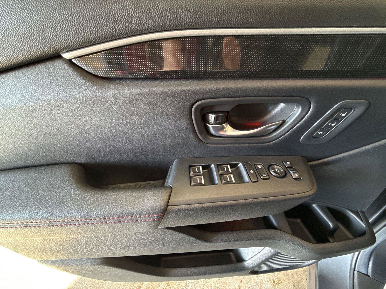Used 2025 Honda Pilot Black Edition image 15