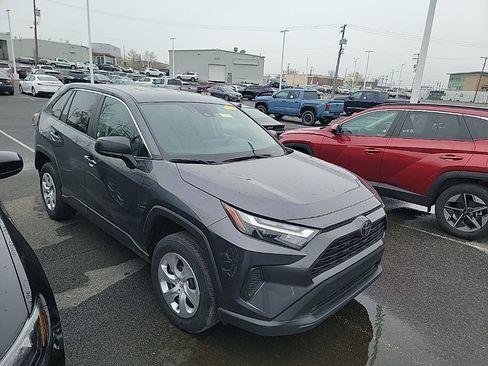Used 2025 Toyota RAV4 LE image 10
