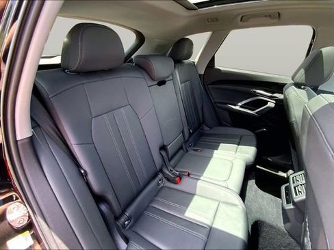 Used 2025 Audi Q5 Premium w/ Convenience Package AWD/4WD image 19