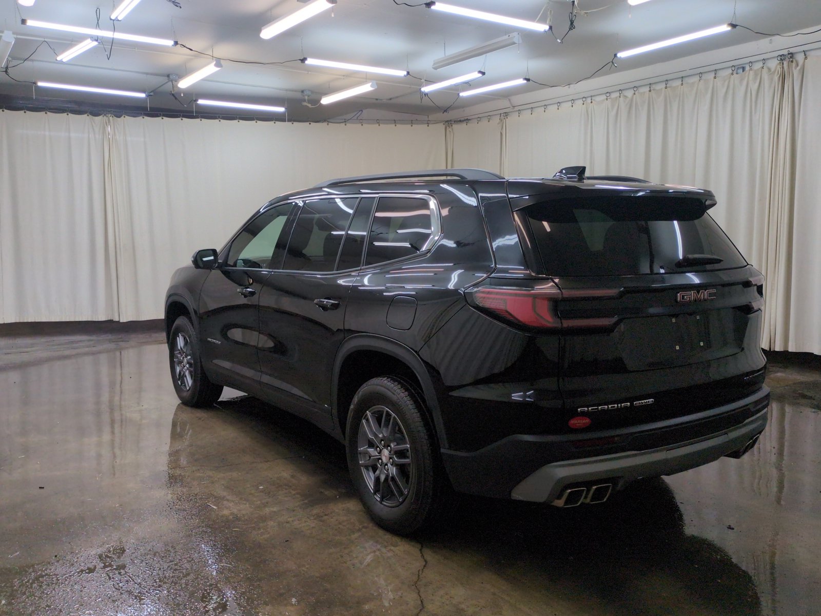 Used 2025 GMC Acadia Elevation AWD/4WD image 8