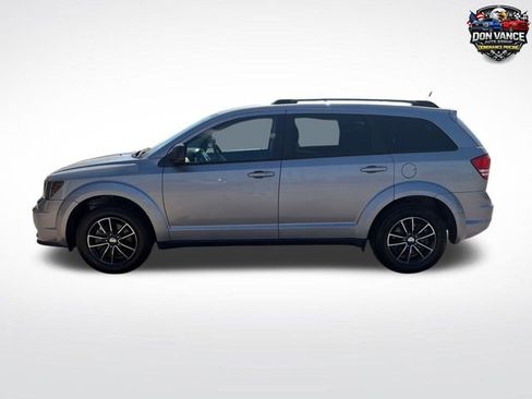 Used 2017 Dodge Journey SE w/ Flexible Seating Group FWD image 3