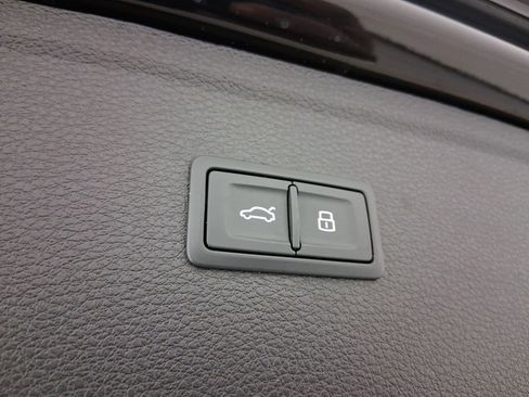 Used 2023 Audi Q5 2.0T Premium image 28