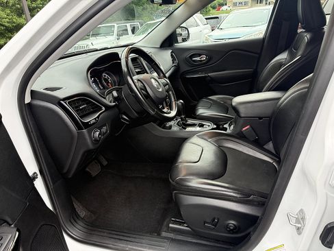 Used 2020 Jeep Cherokee Latitude Plus AWD/4WD image 11