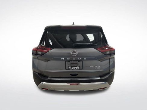Used 2022 Nissan Rogue Platinum w/ Head-Up Display Package image 15