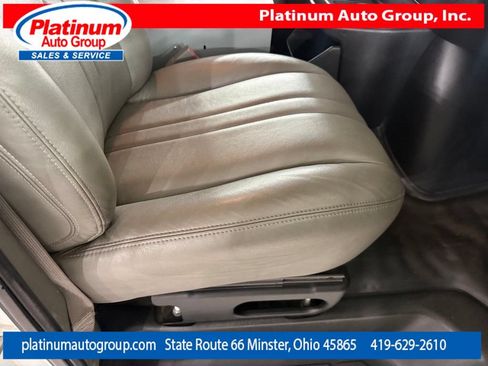 Used 2018 Chevrolet Express 3500 Extended w/ Driver Convenience Package RWD image 41