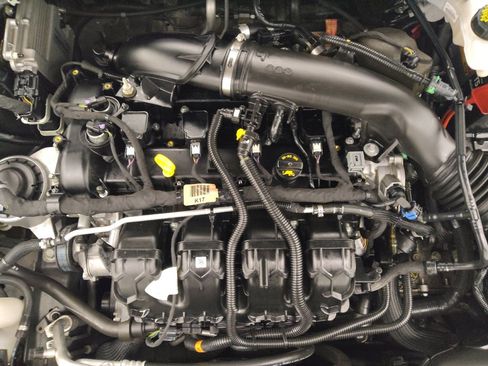 Used 2020 Ford Fusion SE image 30