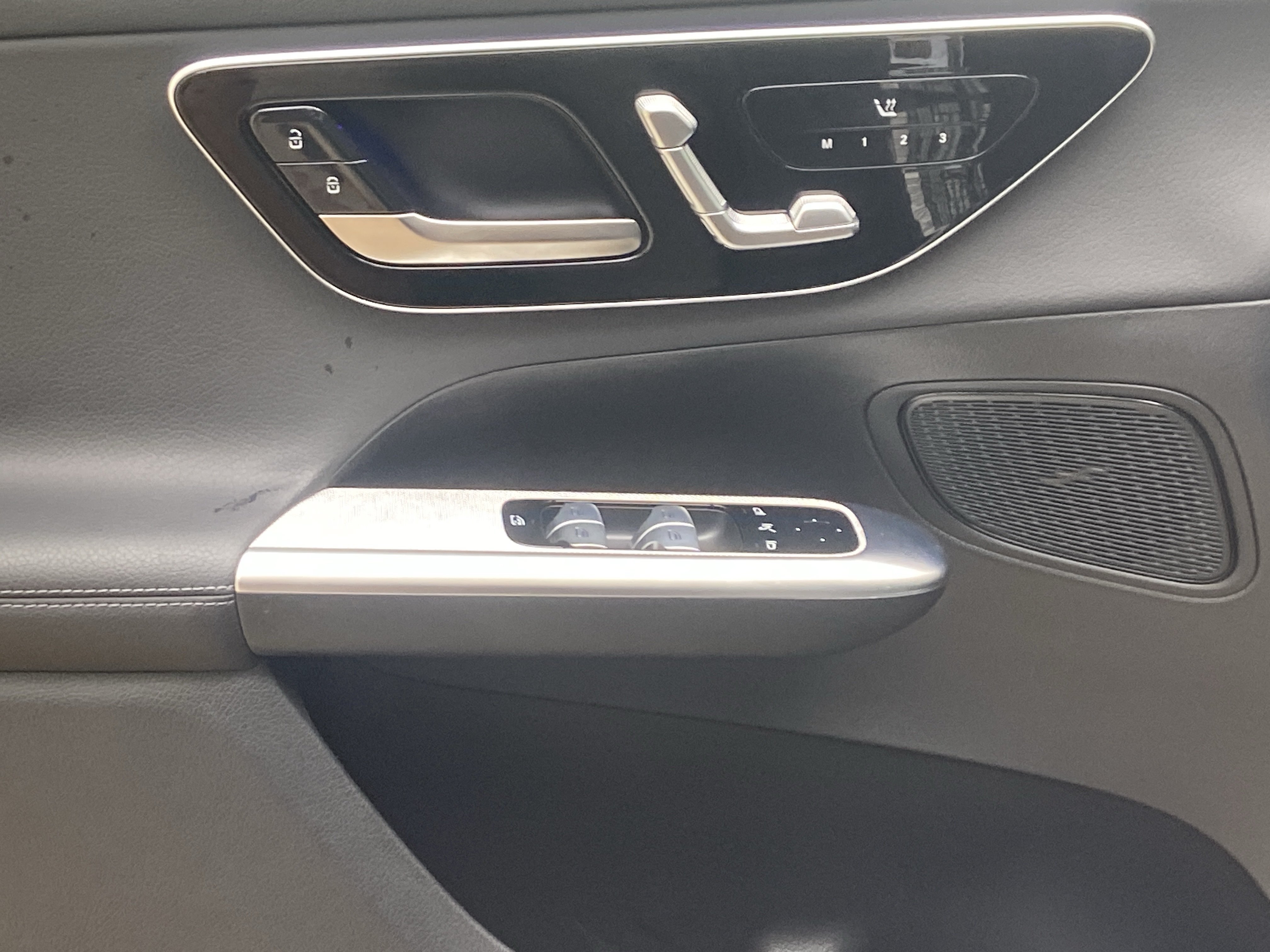 Used 2025 Mercedes-Benz GLC 300 image 20
