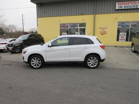 Used 2013 Mitsubishi Outlander Sport ES image 2