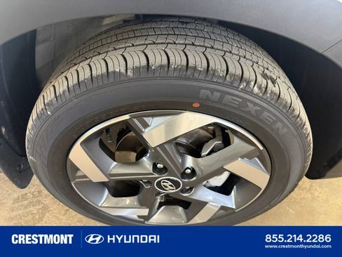 Used 2026 Hyundai Venue SEL FWD image 13
