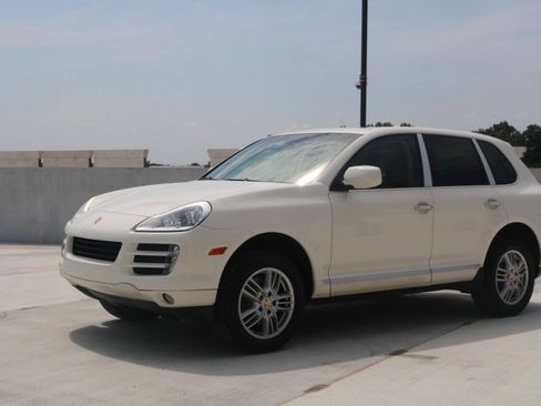 Used 2008 Porsche Cayenne AWD/4WD image 4