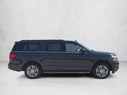 Used 2022 Ford Expedition Max XLT AWD/4WD image 4