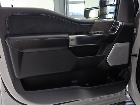 Used 2025 Ford F250 Platinum image 14