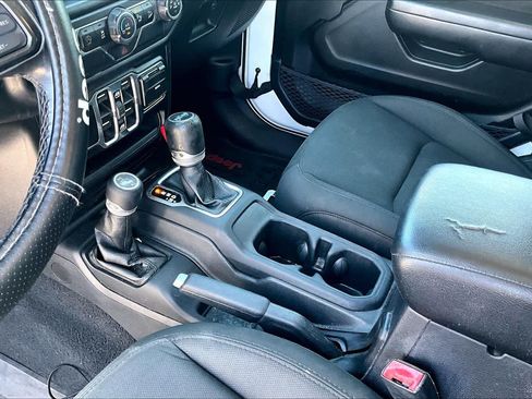 Used 2019 Jeep Wrangler Unlimited Sport S AWD/4WD image 16