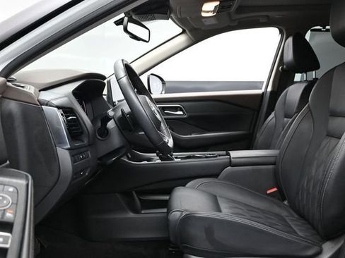Used 2023 Nissan Rogue Platinum AWD/4WD image 23