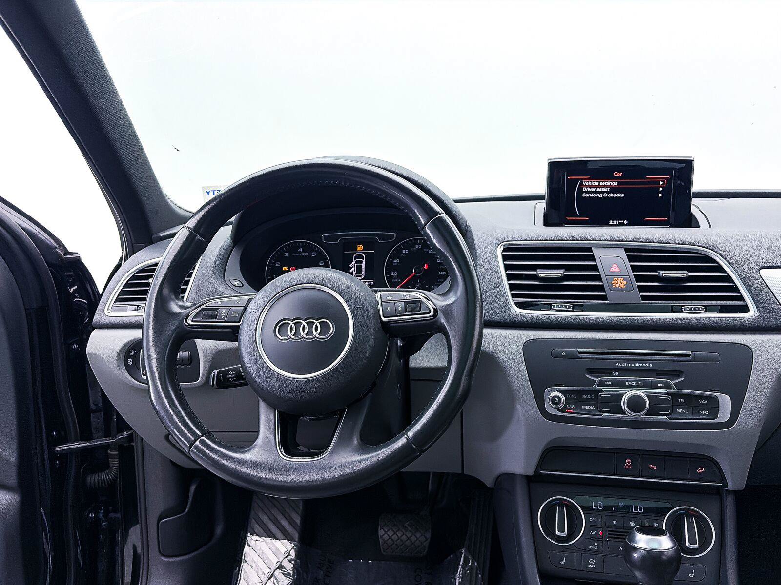 Used 2018 Audi Q3 2.0T Premium w/ Convenience Package FWD image 5