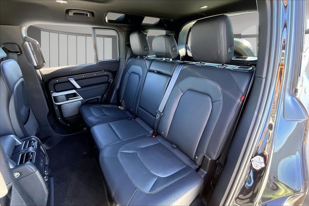 Used 2024 Land Rover Defender 110 X-Dynamic SE AWD/4WD image 20
