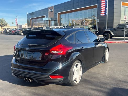 Used 2017 Ford Focus ST w/ Equipment Group 402A image 5