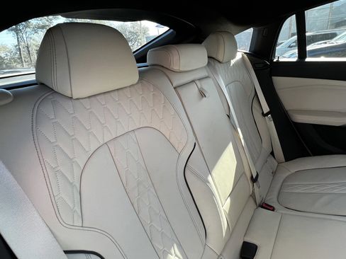Used 2023 BMW X6 xDrive40i w/ M Sport Package image 42
