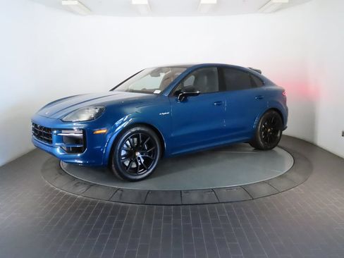 Certified 2026 Porsche Cayenne S AWD/4WD image 1