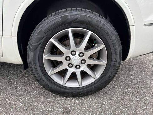 Used 2015 Buick Enclave Leather image 12