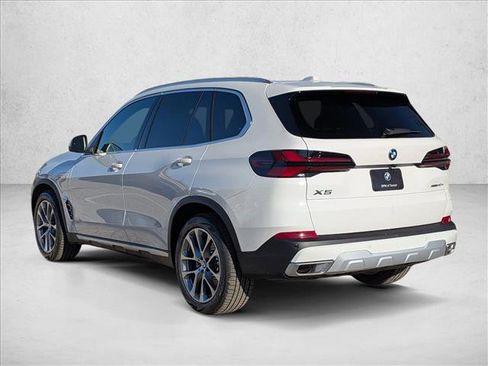 New 2026 BMW X5 xDrive50e image 9