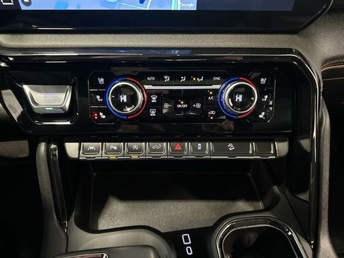 Used 2025 GMC Sierra 1500 AT4 w/ AT4 Premium Package image 28