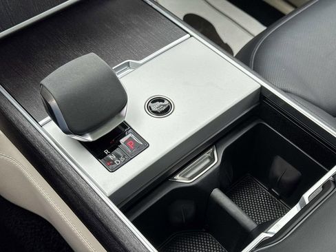 Certified 2024 Land Rover Range Rover Long Wheelbase SE AWD/4WD image 27