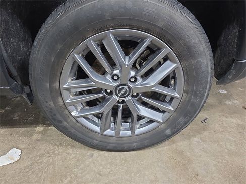 Used 2023 Nissan Rogue S image 31