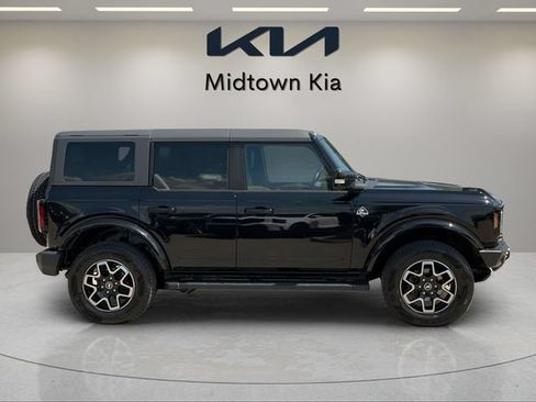 Used 2023 Ford Bronco Outer Banks AWD/4WD image 2