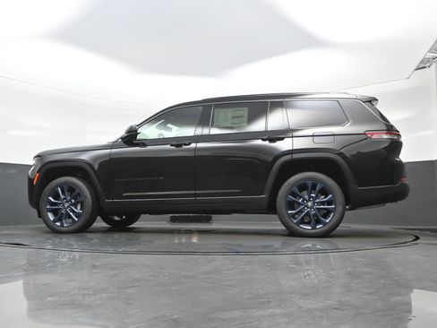 New 2026 Jeep Grand Cherokee L Limited AWD/4WD image 16