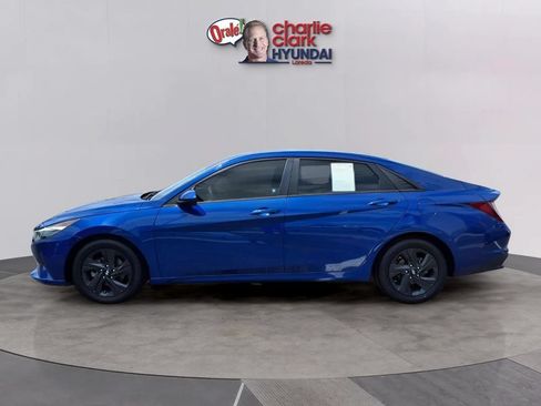 Used 2023 Hyundai Elantra SEL w/ Cargo Package FWD image 2