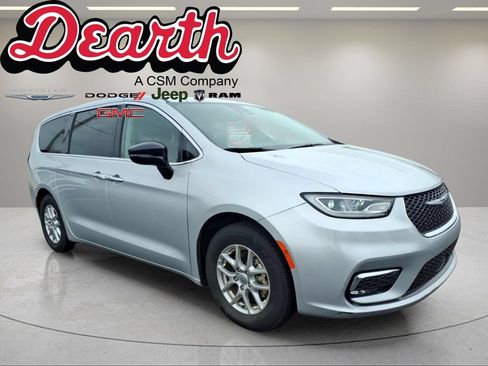 Used 2024 Chrysler Pacifica Touring-L FWD image 1