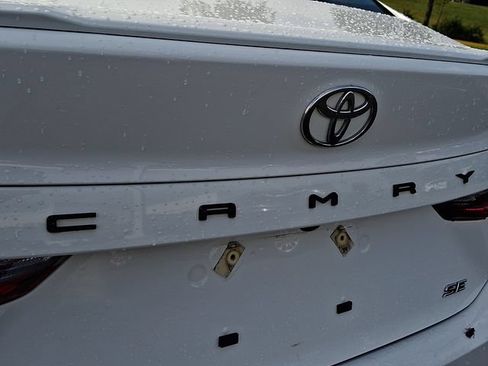 Used 2025 Toyota Camry SE FWD image 28