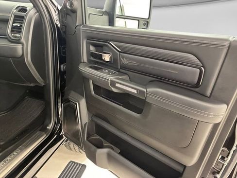 Used 2024 RAM 2500 Limited image 15