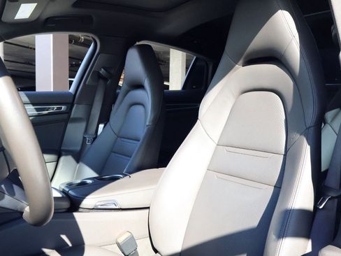 Certified 2023 Porsche Panamera 4 image 5