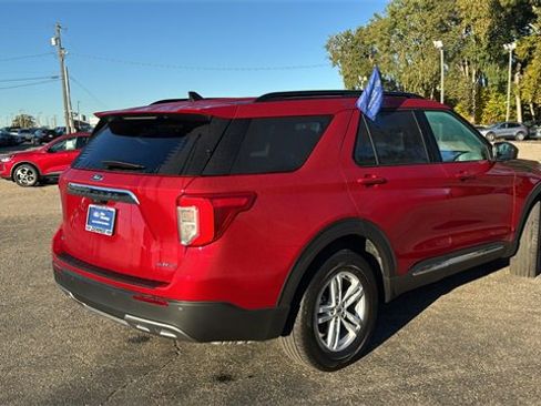 Certified 2023 Ford Explorer XLT w/ Equipment Group 202A image 4