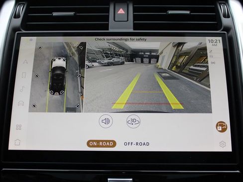 Certified 2025 Land Rover Discovery S image 32