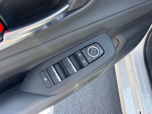 New 2026 Toyota Prius Plug-In Hybrid FWD image 7