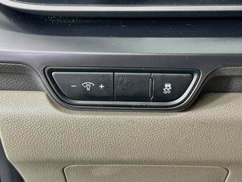 Used 2025 Kia Carnival FWD image 17